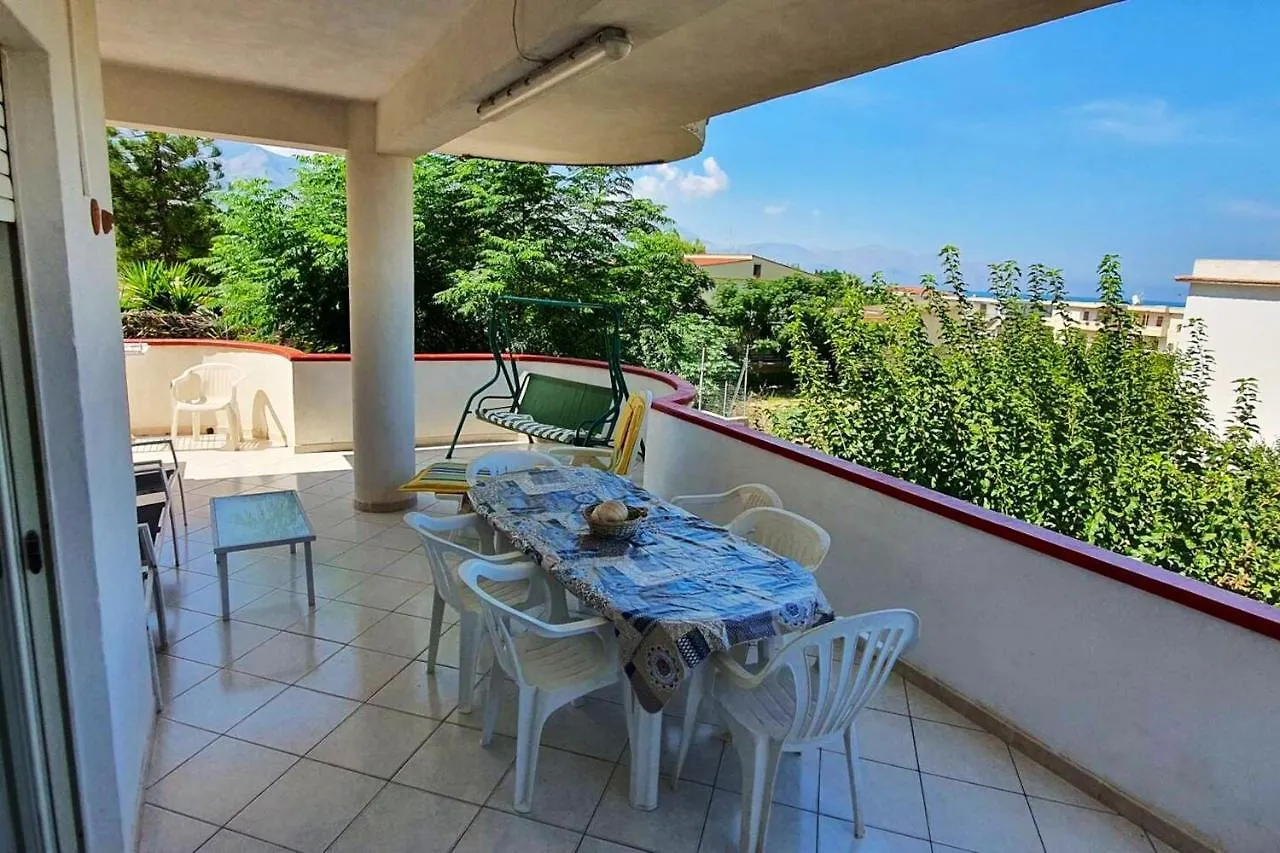 Spacious Apartment With Sea View In Alcamo 180 M²