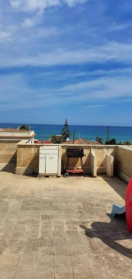Spacious Apartment With Sea View In Alcamo 180 M²