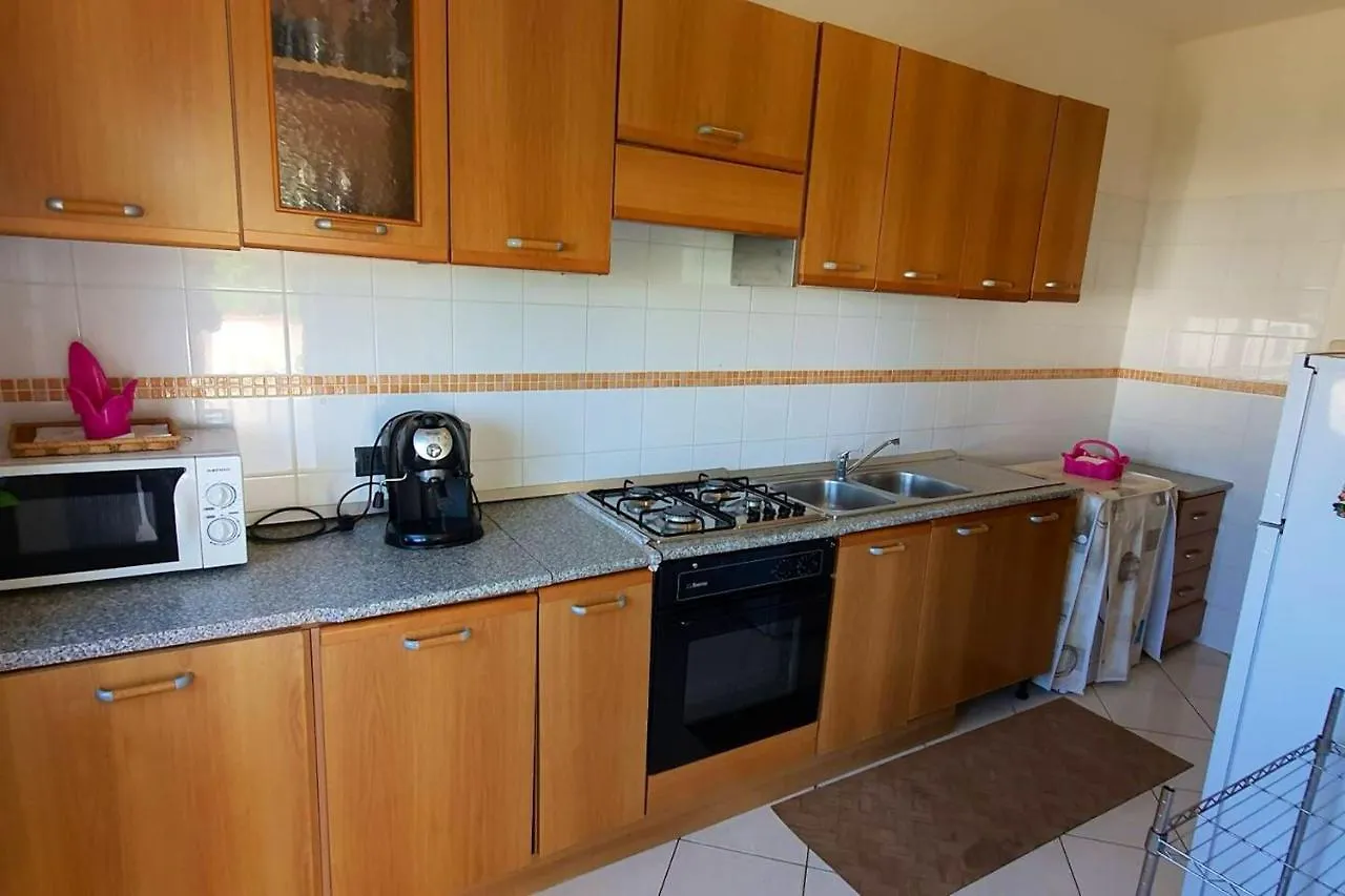 Spacious Apartment With Sea View In Alcamo 180 M²